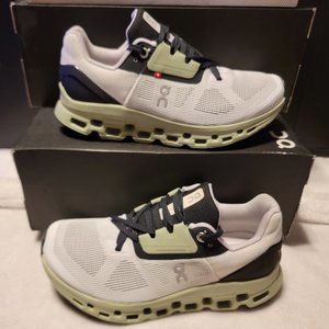 On Cloudstratus White Black Women's 7.5 Athletic Shoe